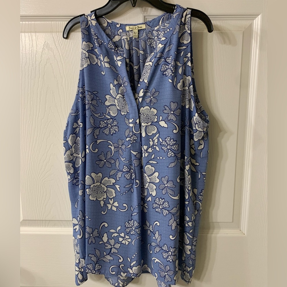 Sleeveless blouse